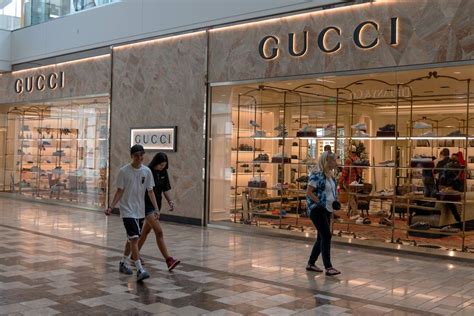 gucci lavora com noi|gucci outlet job.